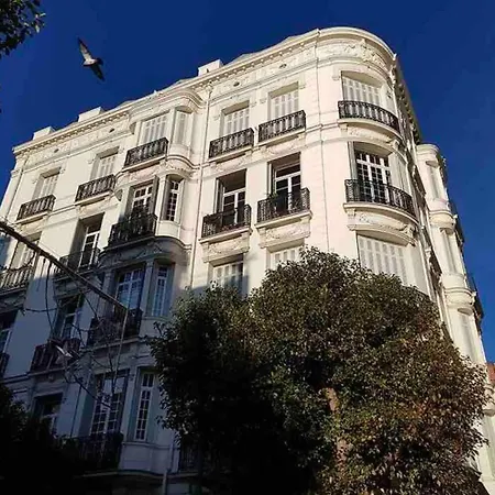 Holiday home Elegant Bel Epoque In Center Of